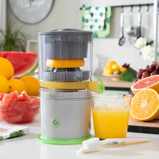 HandyJuicer: Rechargeable wireless juicer